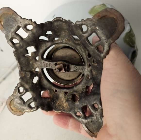 Antique Gone With‎ The Wind Lamp - Picture 2 of 6